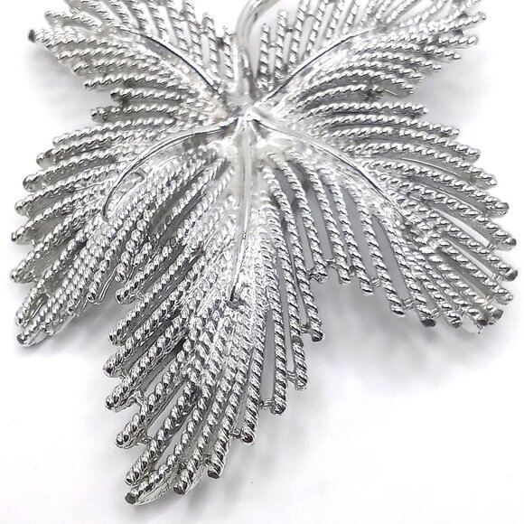 Vintage Sarah Coventry Silver-Tone Textured Maple Leaf Brooch Pin 2.75" Jewelry - Picture 3 of 9